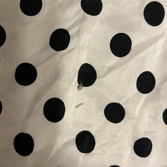 Carolina  Herrera vintage silk scarf - Picture 3 of 4